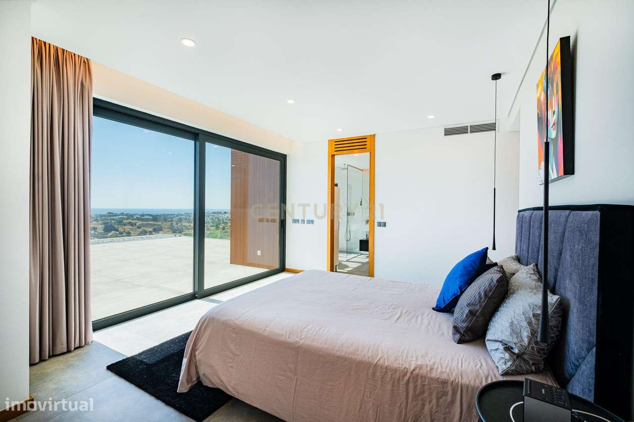 Villa de Luxo com 5 quartos e Vista Mar Panorâmica-18
