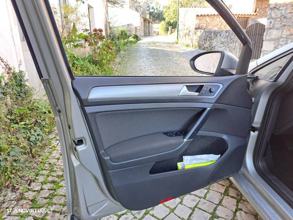 VW Golf 1.6 TDi BlueMotion Confortline - 9