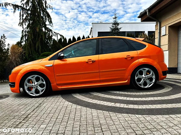 Ford Focus 2.5 ST Rally - 9