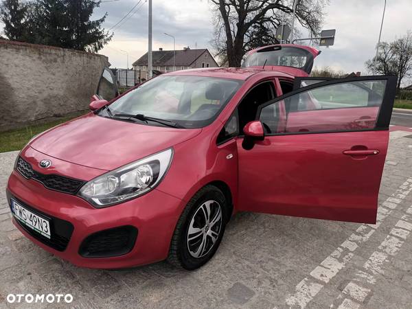 Kia Rio 1.2 Attract - 38