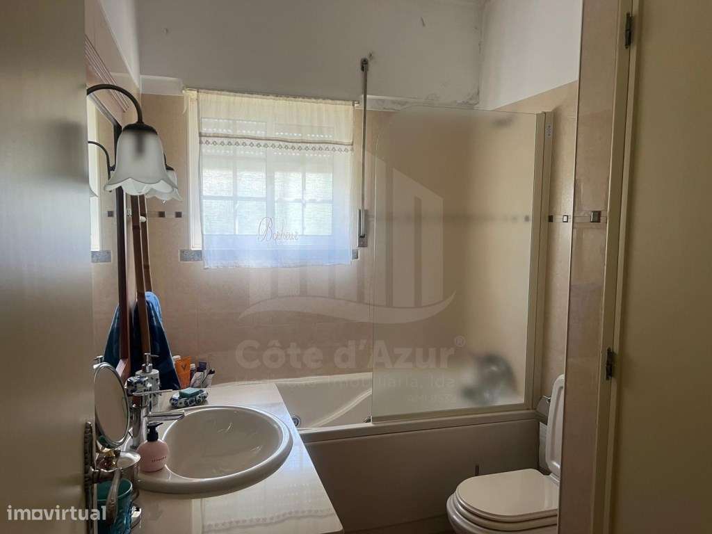 Moradia com 7 Assoalhadas , garagem e com terreno de 1.000 m2 zona ...-31