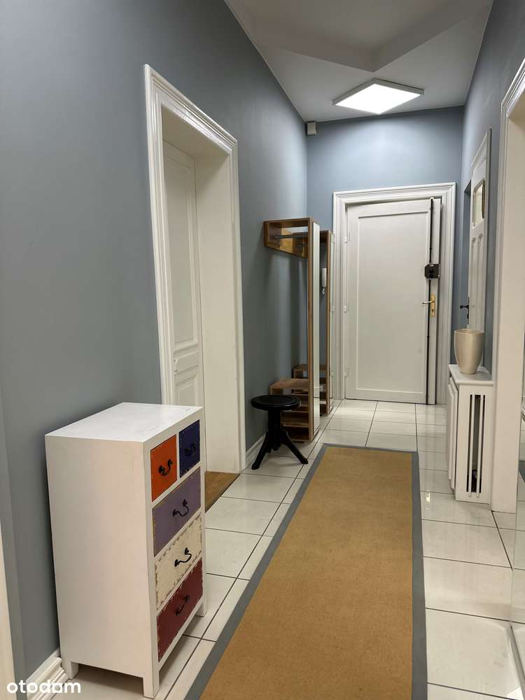 Ładne mieszkanie w kamienicy - wszędzie blisko!-14