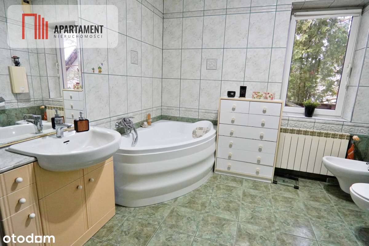 Budynek z potencjałem inwestycyjnym.-11