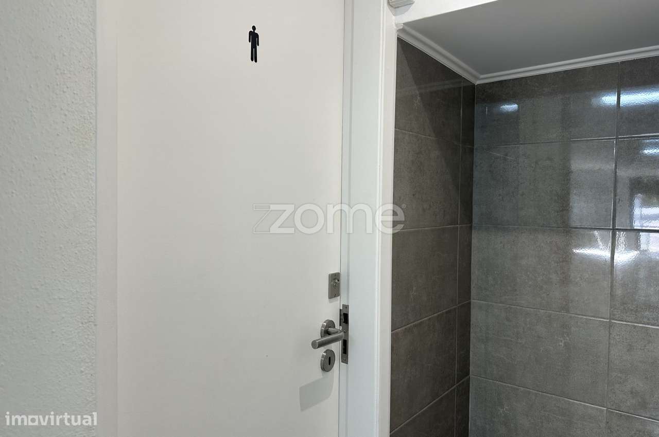 Loja com 2 espaços (R/C + Cave), em Carcavelos-13
