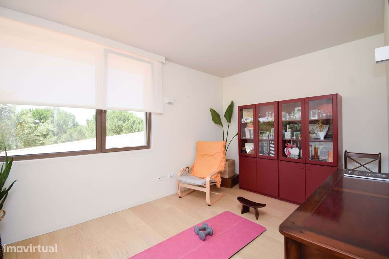Excelente moradia T5+1 no condomínio da Quinta do Perú, Azeitão-32