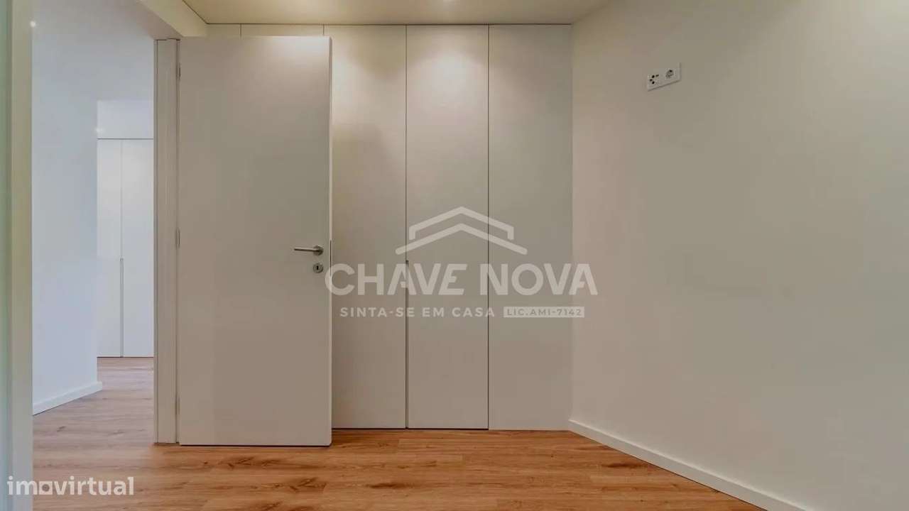 T2 Novo c/ Varanda e Lugar de Garagem 2 Viaturas em Arcozelo (Praias)-4