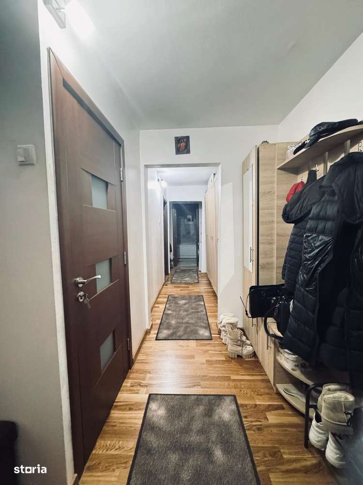 AV667 Apartament 3 camere, decomandat, etaj 2, 68mp, zona Lunei-12