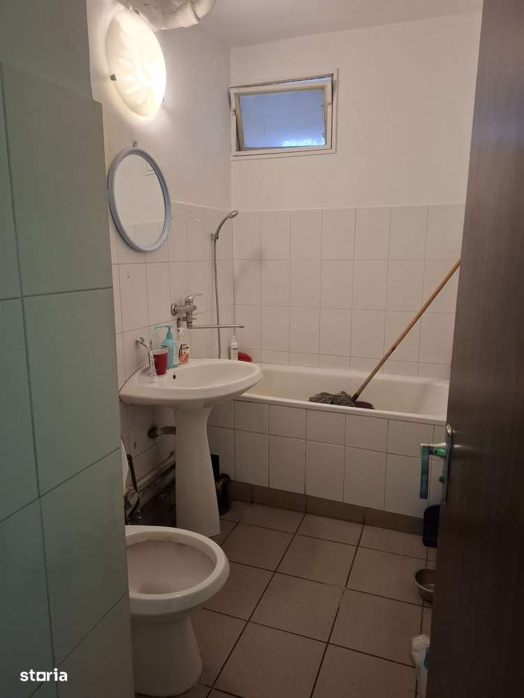 Spatiu Comercial,Calea Bucuresti-Zona Sp. Judetean,vitrina la strada - Imagine principală: 5/5