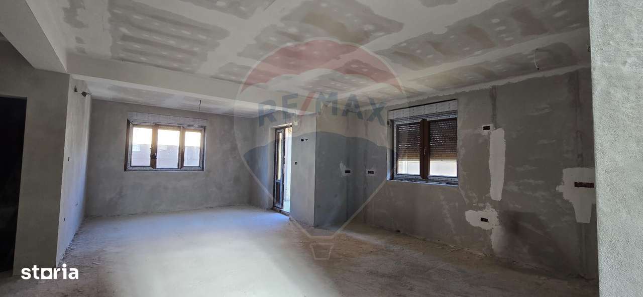 CASA CU ETAJ DE VANZARE LA GRI LA 12 KM DE ARAD ZIMANDUL NOU - Imagine principală: 5/20