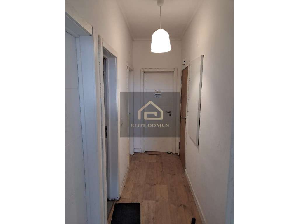 Excelente oportunidade - Apartamento T2 com 59m² - 2º andar - sem e... - Grande imagem: 2/6