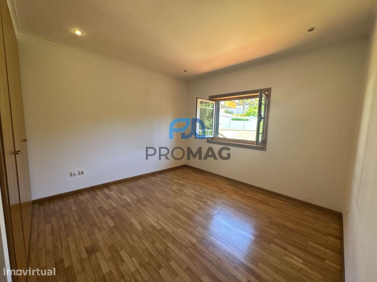 Espaço, luz e conforto em MORADIA T5 - AMARANTE-40