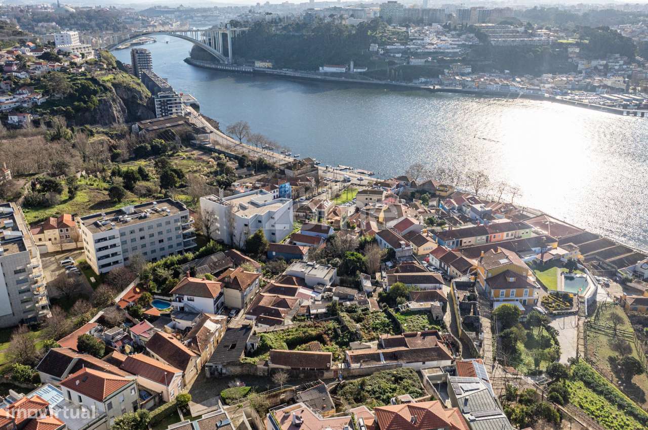 Moradia T3 no Porto, Lordelo do Ouro com vista rio - Grande imagem: 4/32