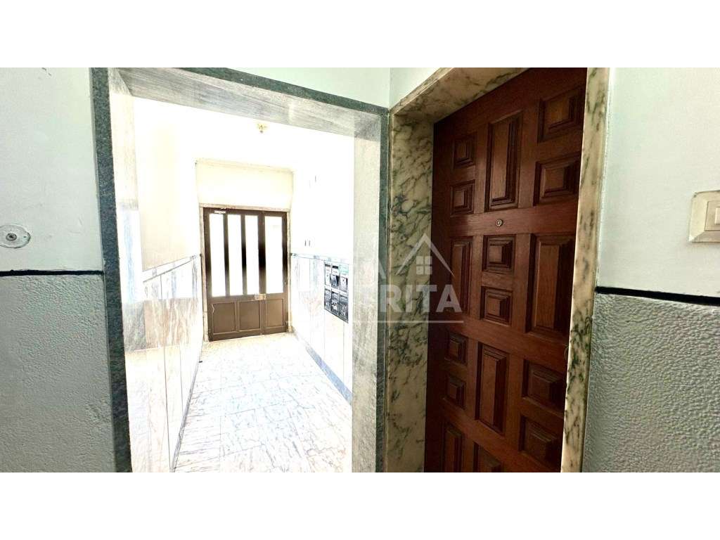 Apartamento T1 com Logradouro e Arrecadação/Garagem no Afonsoeiro -...-29