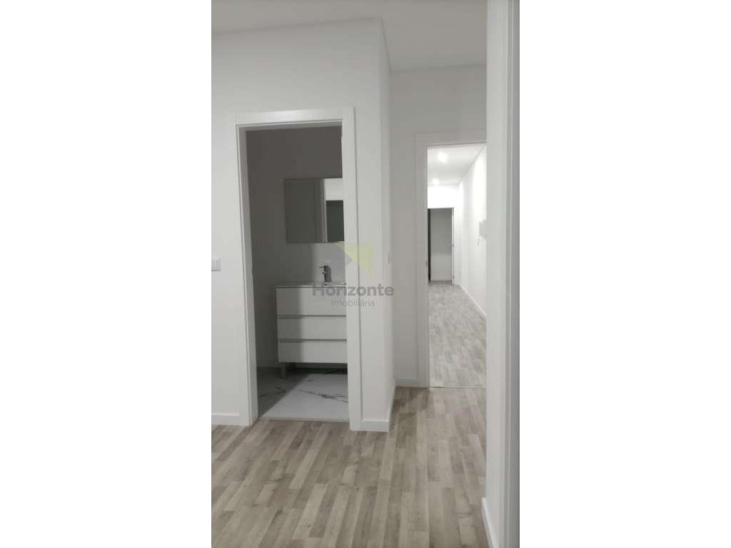 Moradia Geminada T3 + 1 - Fernão Ferro - Grande imagem: 2/16