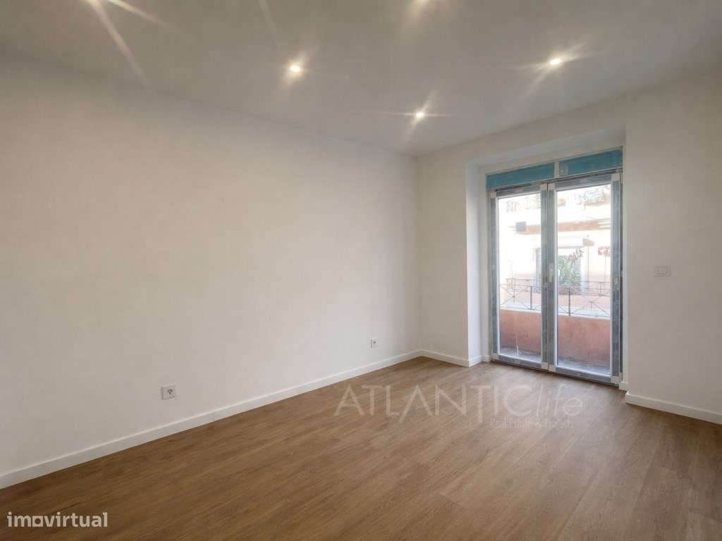 T3+1 totalmente remodelado em Queluz - Pronto a Habitar!-5