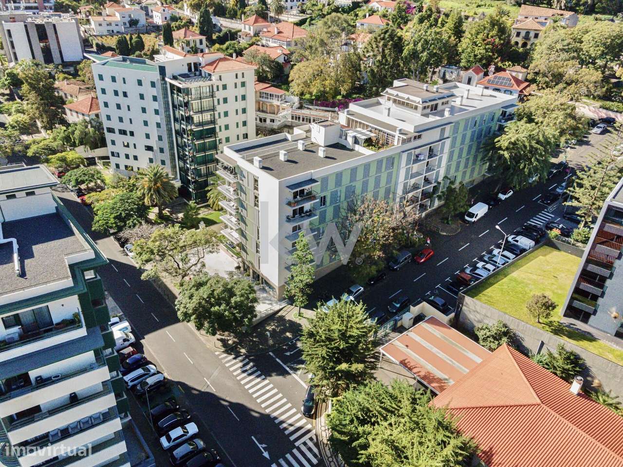 ESPAÇO COMERCIAL DE ALTA VISIBILIDADE NUMA ZONA RESIDENCIAL PRIVILEGIA - Grande imagem: 3/23