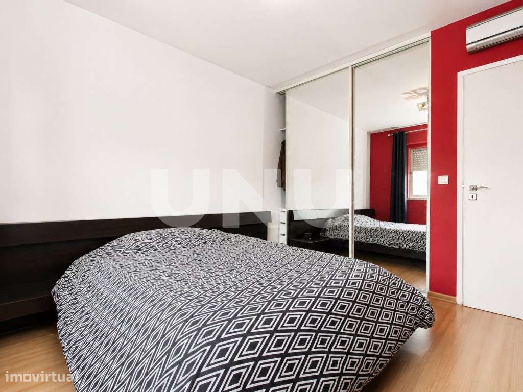 Apartamento T2 em Santo António dos Cavaleiros!-11
