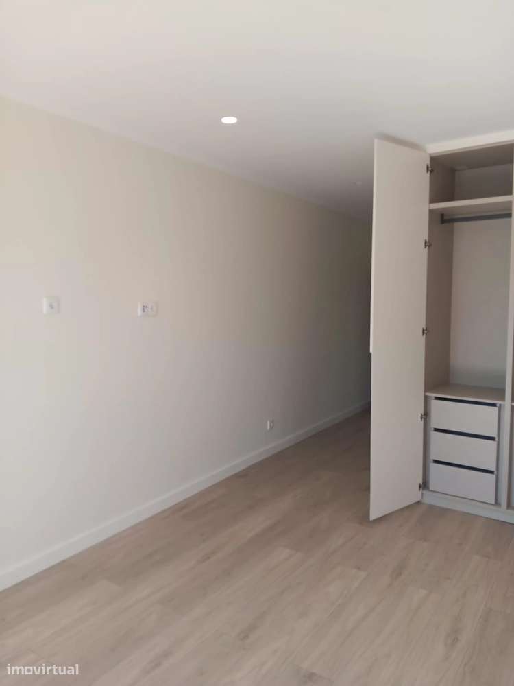 Fantástico Apartamento T4 , com acabamentos de luxo .-18
