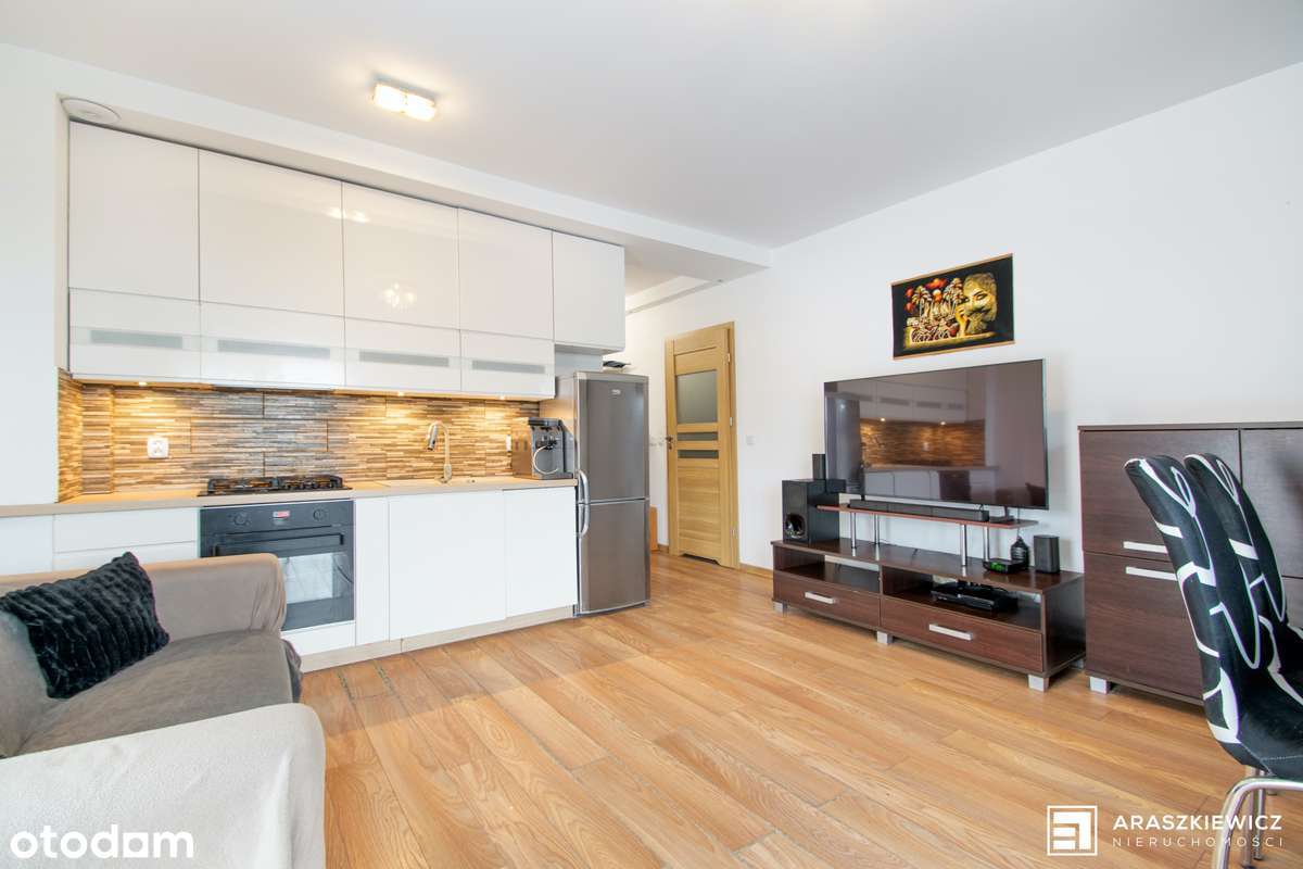 USTAWNE 2-pokojowe M z balkonem i miejscem parkingowym z 2016 r.!-3