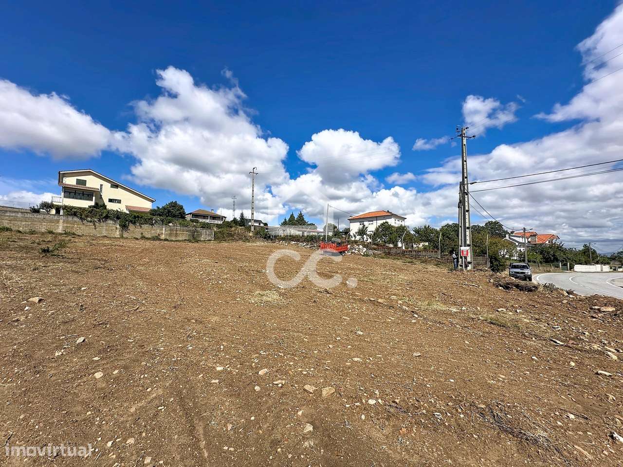 Lote para construção de uma moradia em Carrazedo de Montenegro-9