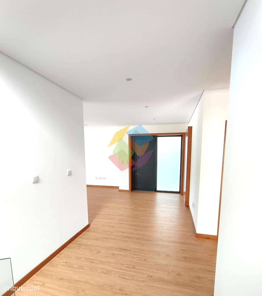 Magnífica Moradia T3 +1 em Stª. Maria da Feira-5