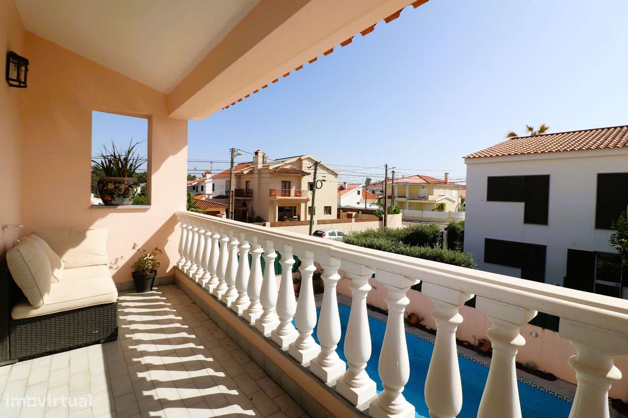 Moradia T4 com Piscina, Cave Ampla-52