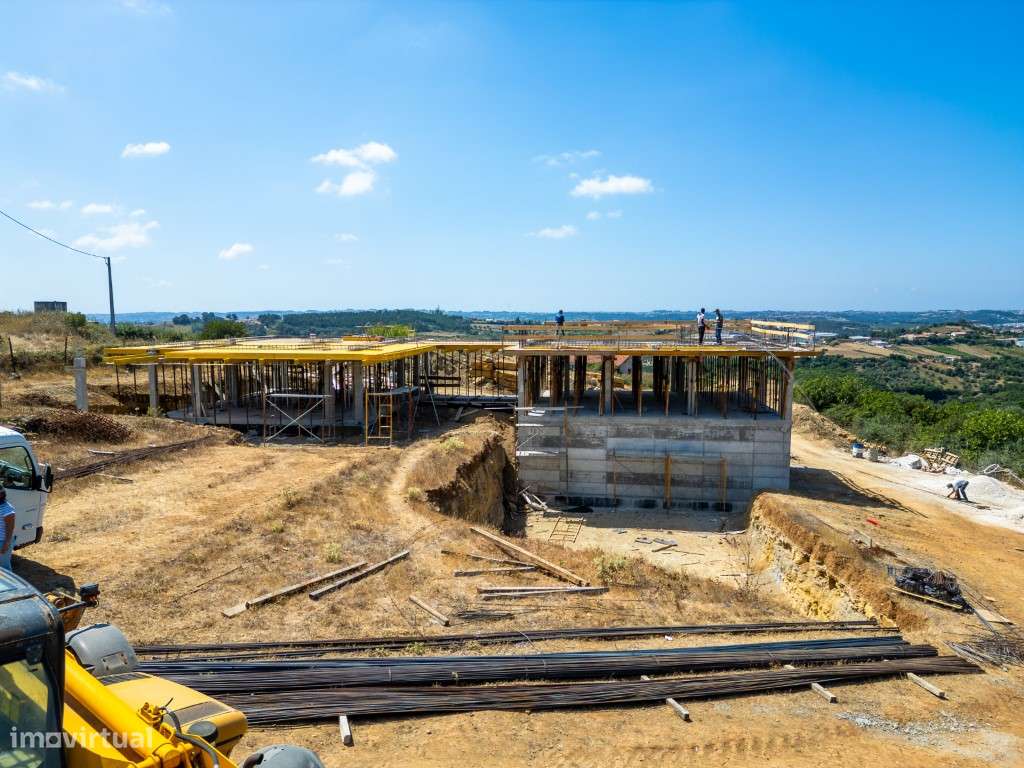 Moradia T4 moderna em construção com piscina em Évora de Alcobaça-24