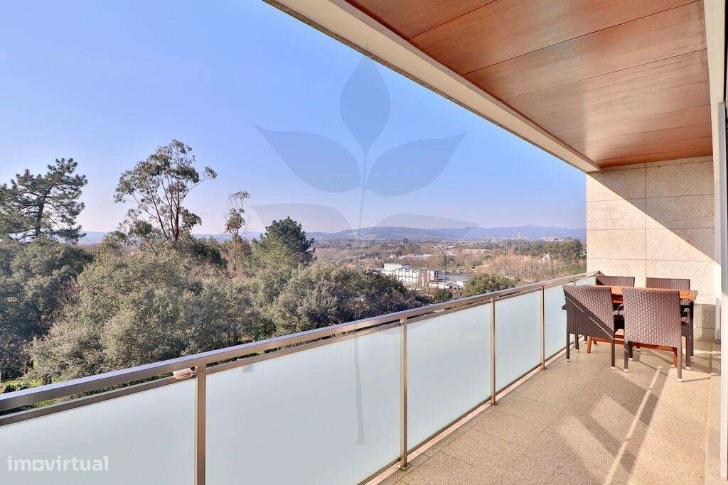 Venda Moradia Geminada Palmeira T4-11