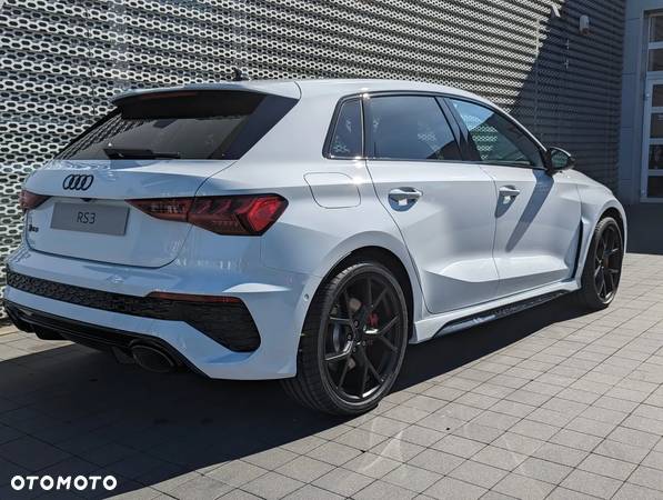 Audi RS3 TFSI Quattro S tronic - 4