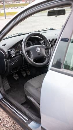 Volkswagen Passat 1.9 TDI Trendline - 19