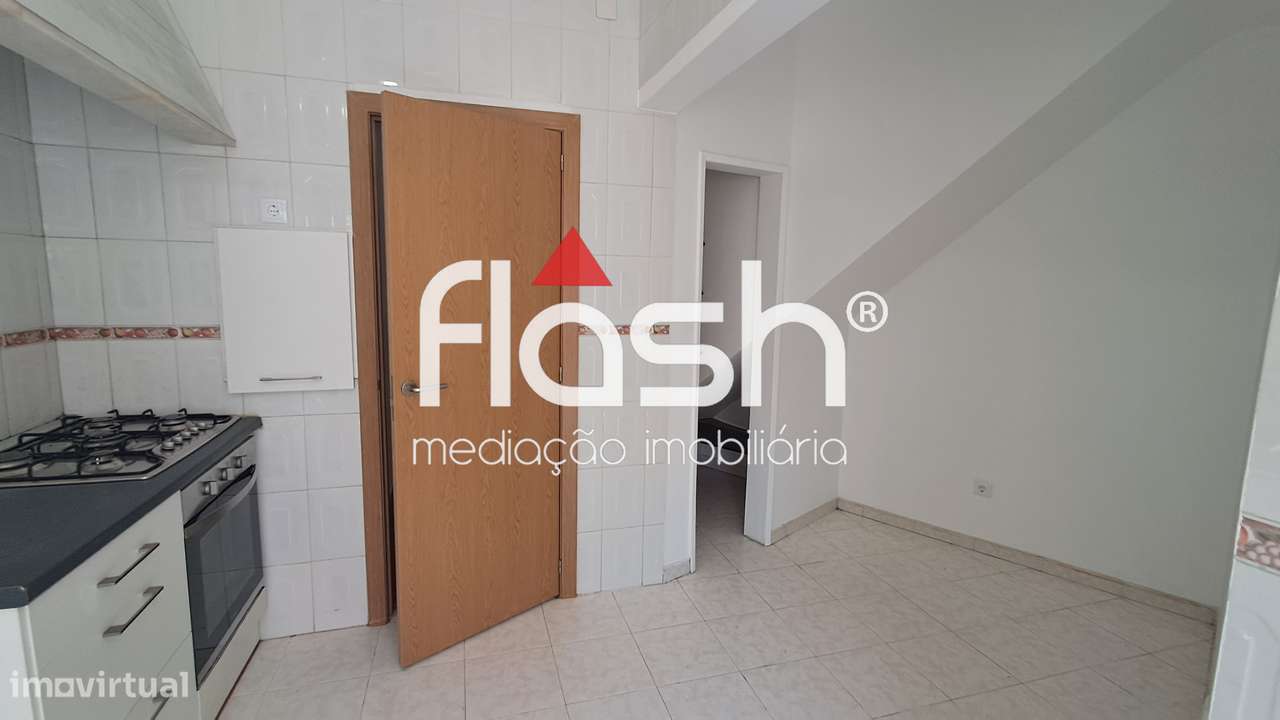 Apartamento T4 nas Mercês-9