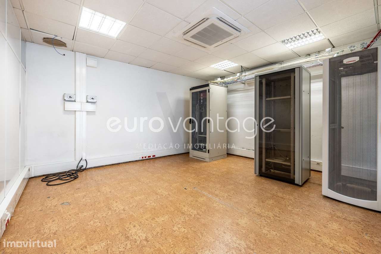 Espaço Comercial / Armazém com 700 m² a 5 minutos de Leiria-27