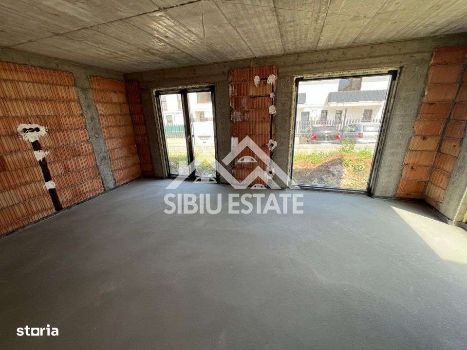 Casă individuală cu garaj , curte generoasă - Imagine principală: 4/20