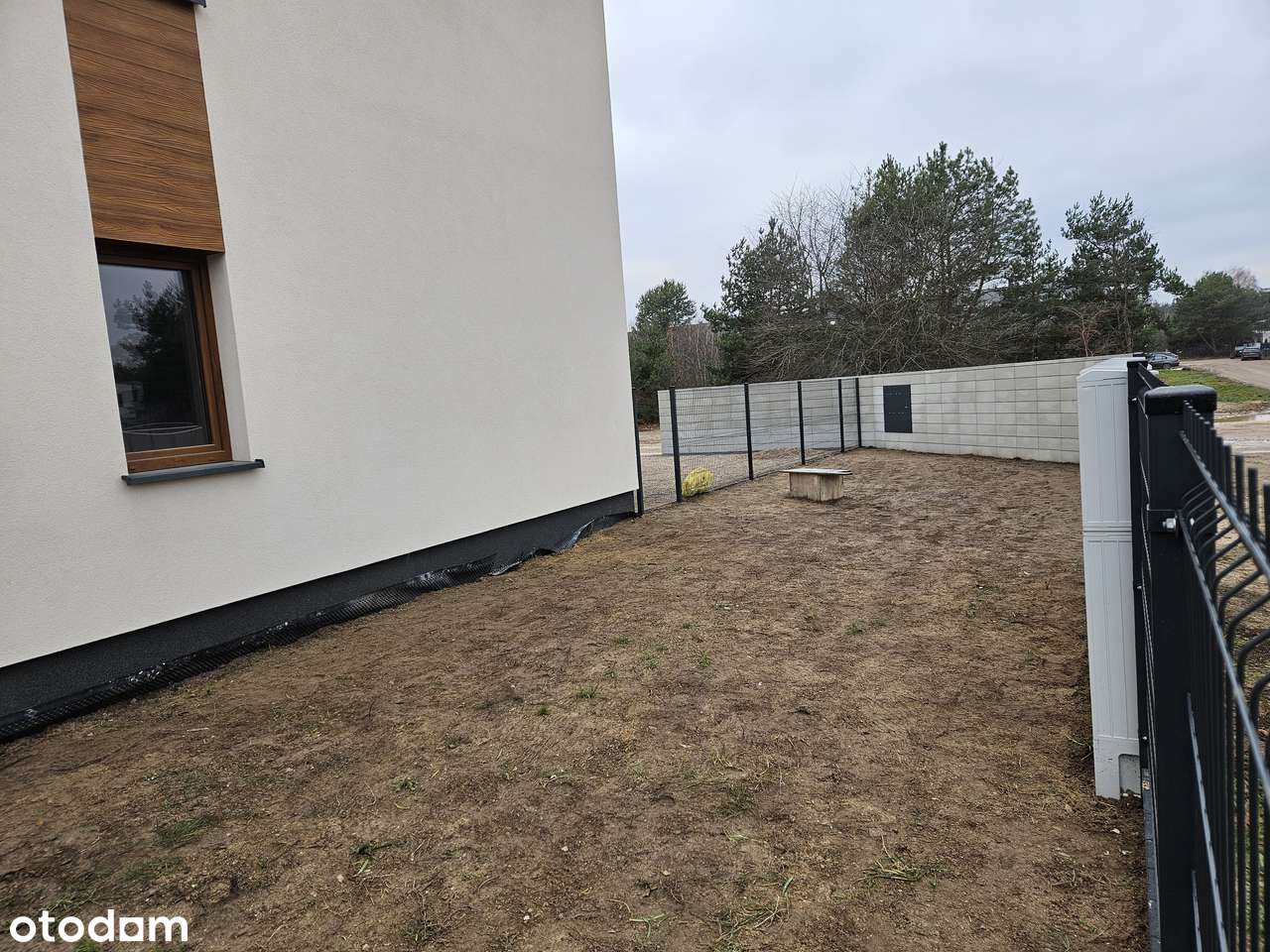 Rodzinne 101 m² – jasne wnętrza, dobra lokalizacja, duży ogród!-2