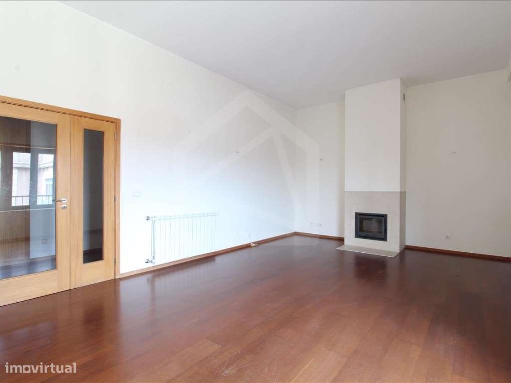 Apartamento T4 em Oliveira do Douro - Grande imagem: 4/22