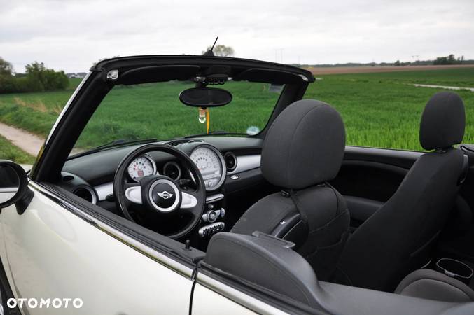 MINI Cooper Cabrio - 11