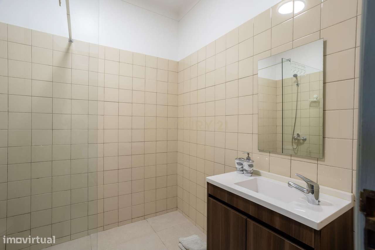 Quinta de 7800 m2  com Casa Principal T3, Apartamento T1 e 6 quartos i - Grande imagem: 5/32