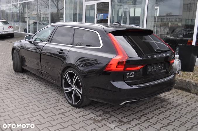 Volvo V90 T5 R-Design - 11