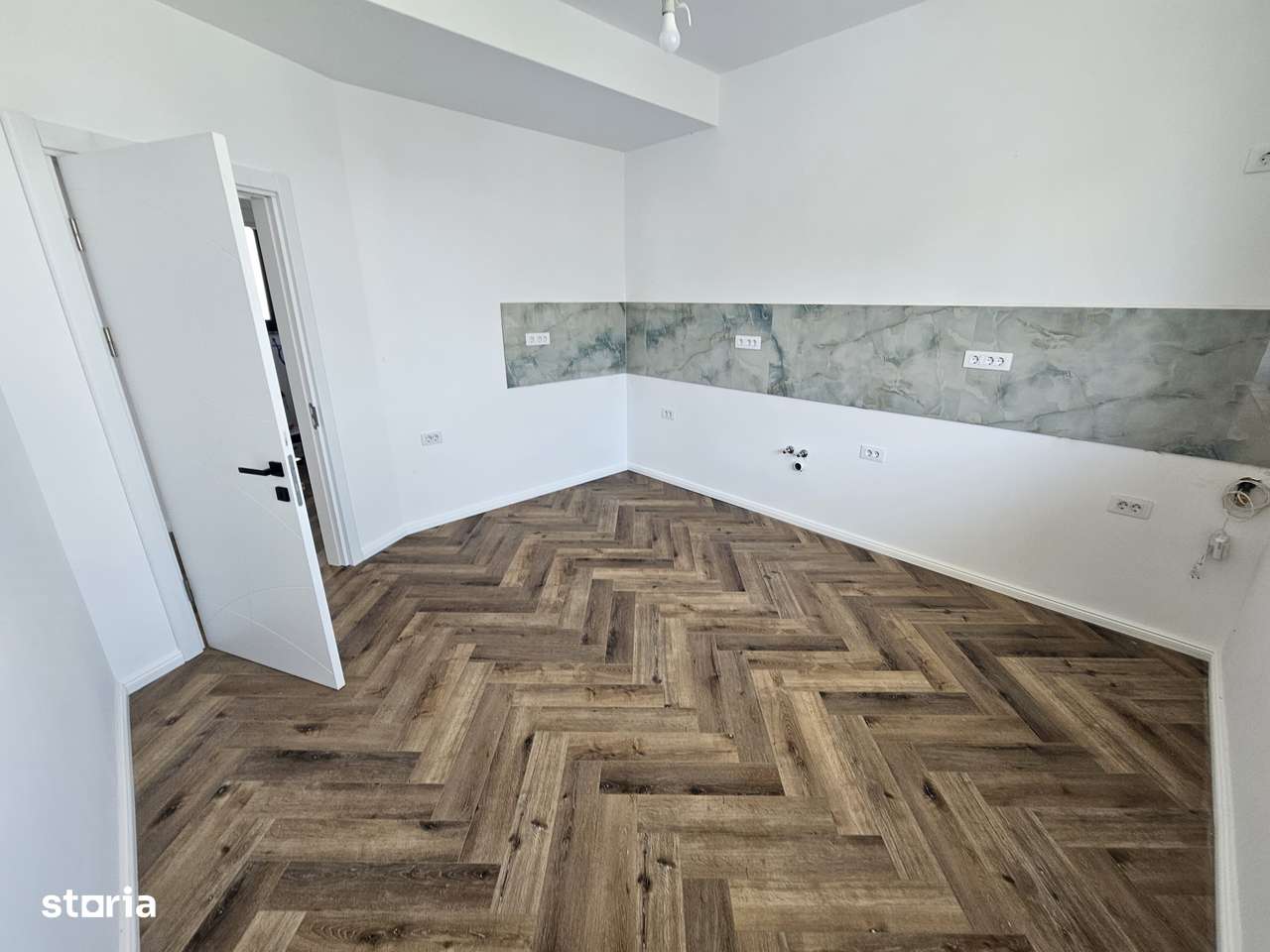 Vila 4 camere, vedere la lac, finisaje premium – 350 m² teren-1