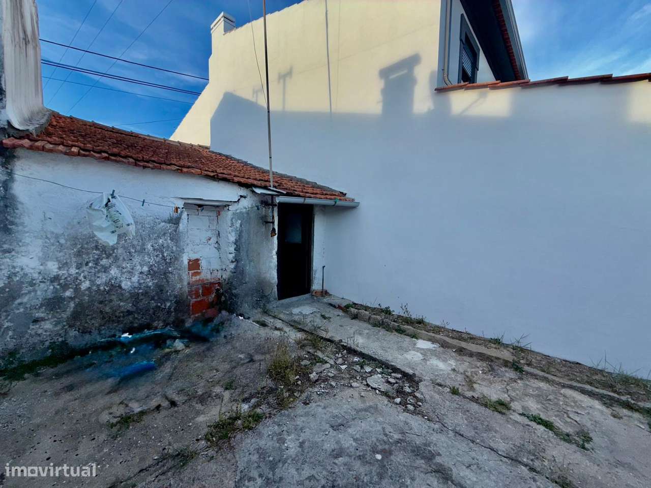 Casa antiga T2 p/ restauro no Centro de Ovar-10
