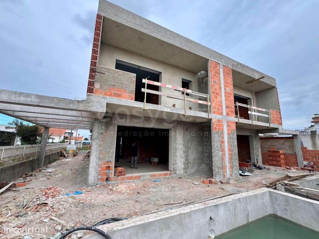 Espetaculares Moradias T4 Geminadas novas em Fernão Ferro - Grande imagem: 5/10