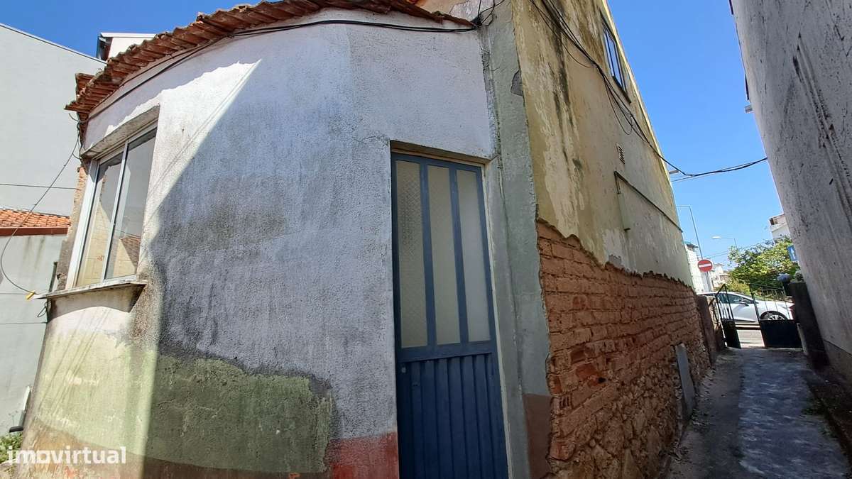 Moradia T3 - Bairro Norton de Matos - Com Projeto Aprovado-6