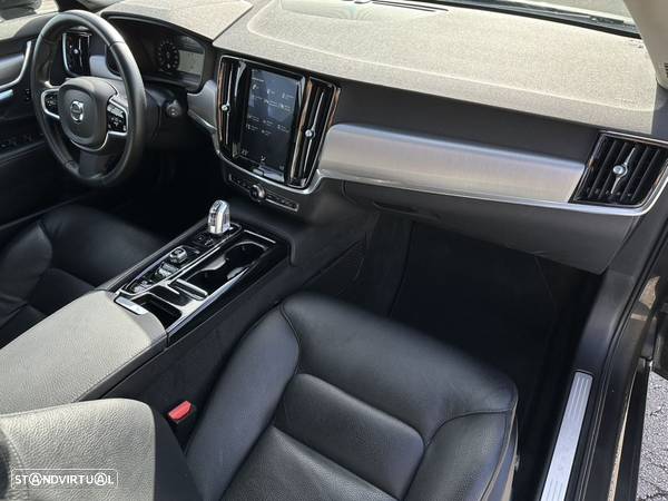 Volvo V90 2.0 T8 Momentum Plus AWD Geartronic - 12