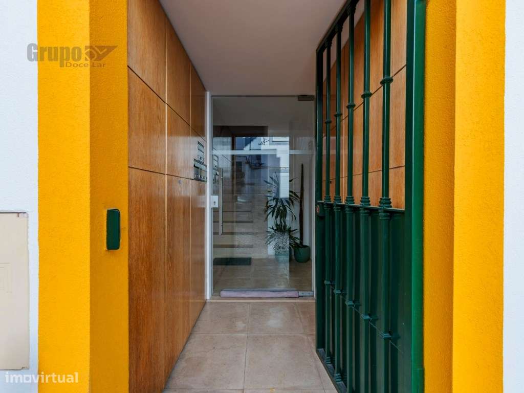 T2 Duplex Exclusivo a 150m da Praia com Vista Mar e Castelo- Sesimbra-1