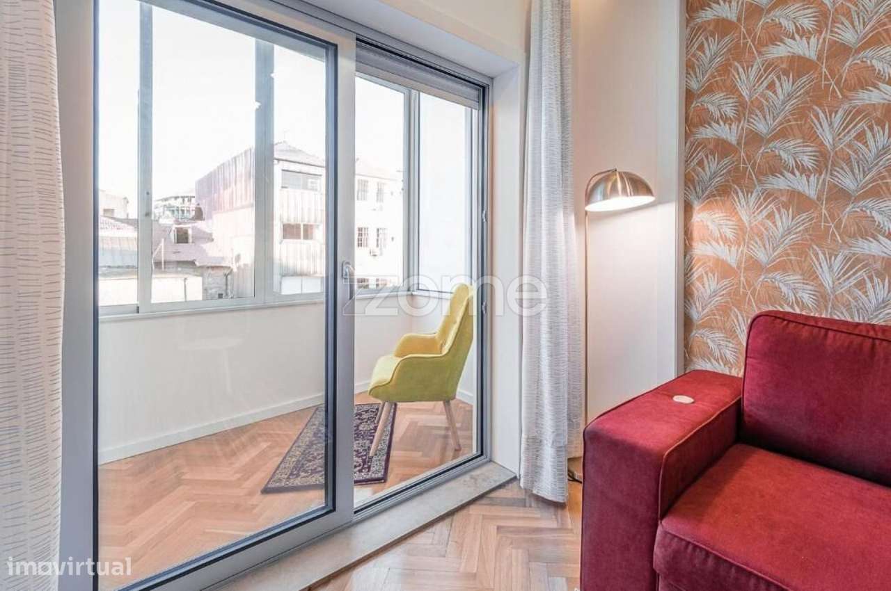 Apartamento luminoso T2+1 com varanda na Avenida Rodrigues de Freitas-8