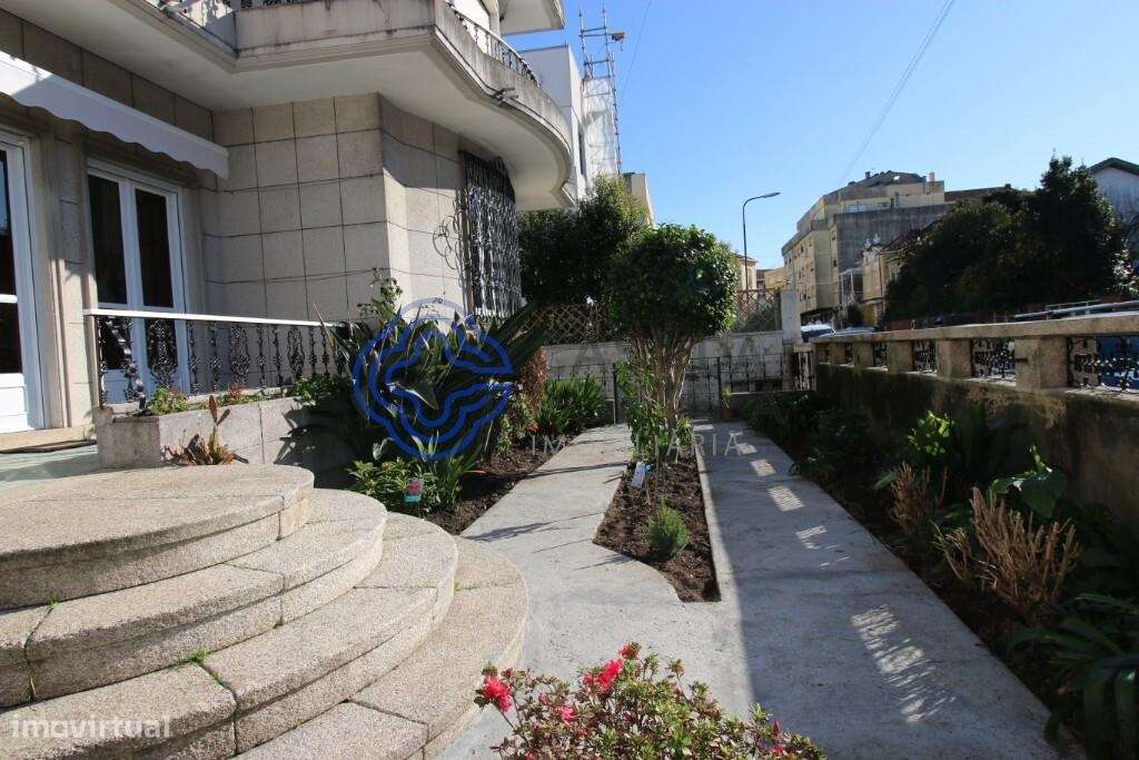 Prédio com classificação VP1 da CM Porto. Traça, charme e preservação - Grande imagem: 4/42