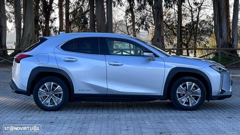 Lexus UX 300e Premium - 4