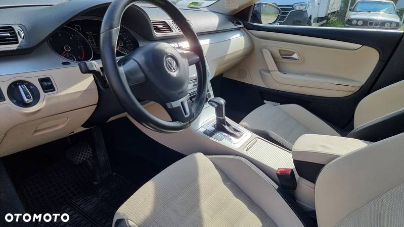 Volkswagen Passat 2.0 TDI Comfortline DSG - 11