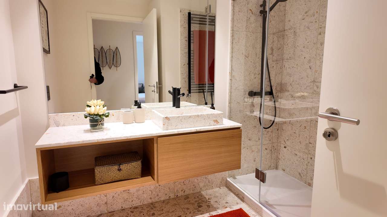 Apartamento T0 com piscina, garagem e elevador - Porto-6