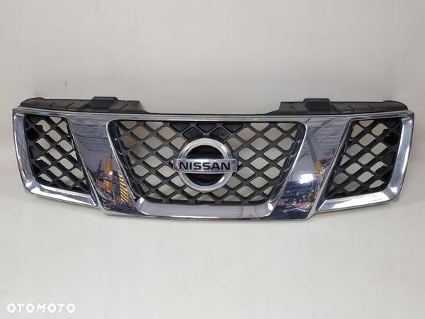 NISSAN NAVARA D40 05r- GRILL ATRAPA - 1